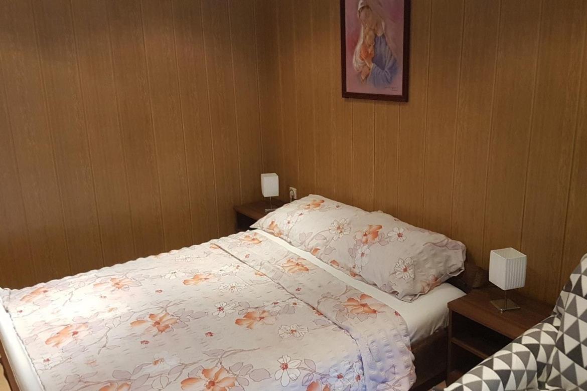 Apartments For Families With Children Lopar, Rab - 10402 Room photo