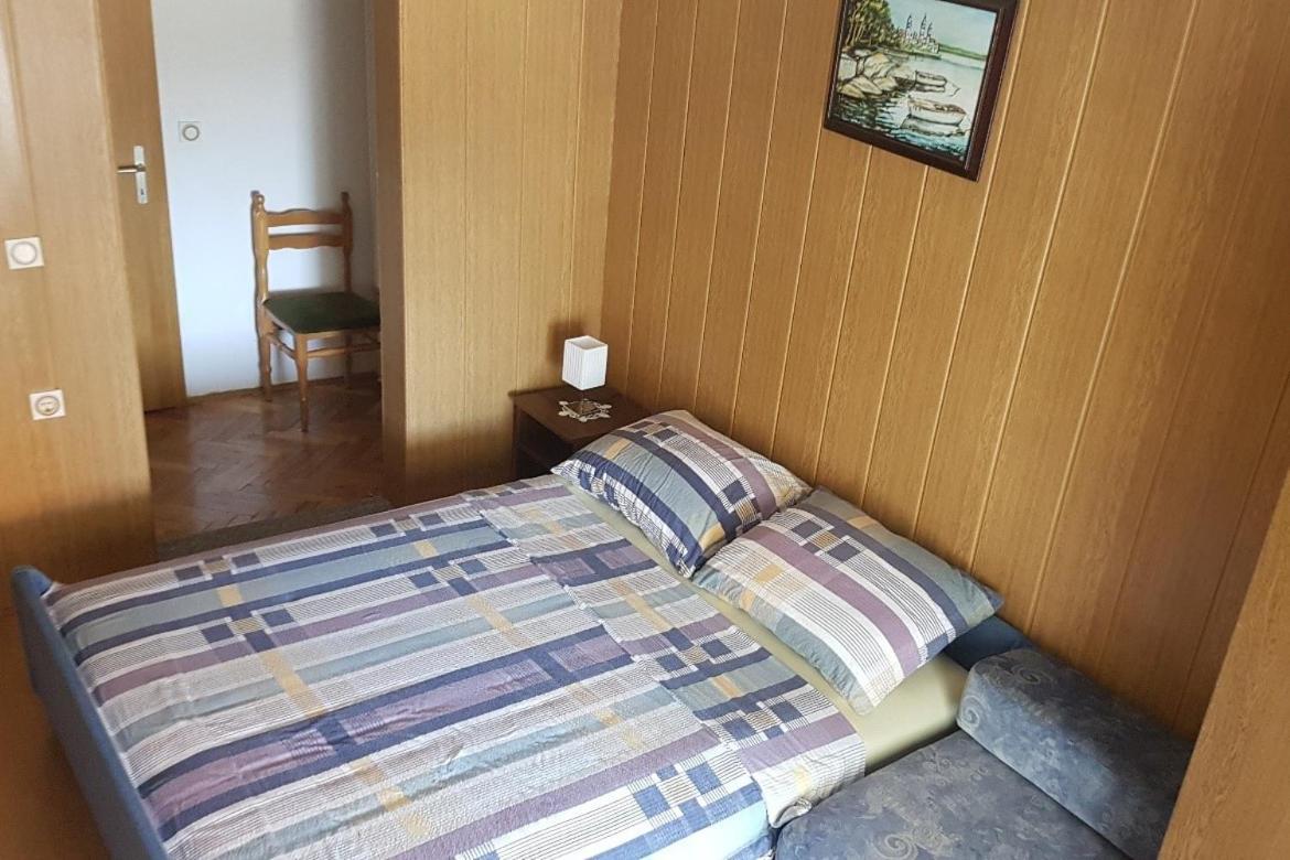 Apartments For Families With Children Lopar, Rab - 10402 Room photo